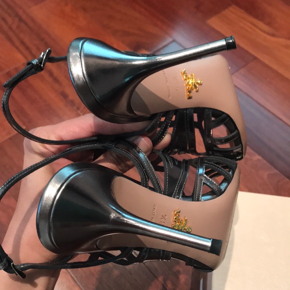 Prada heels - Picture 6 of 11